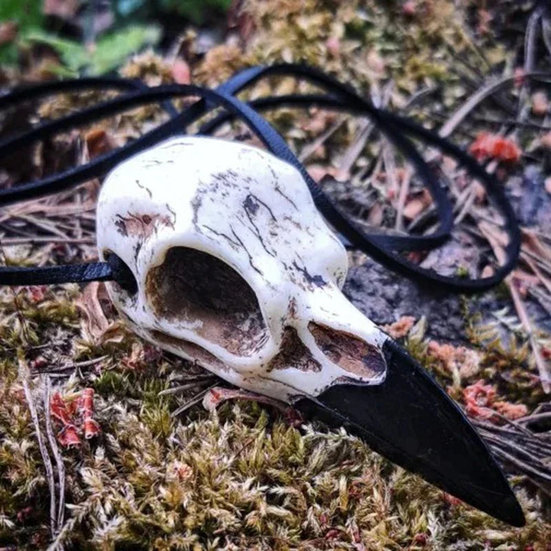 Raven Skull Necklace - Blackthorn 31