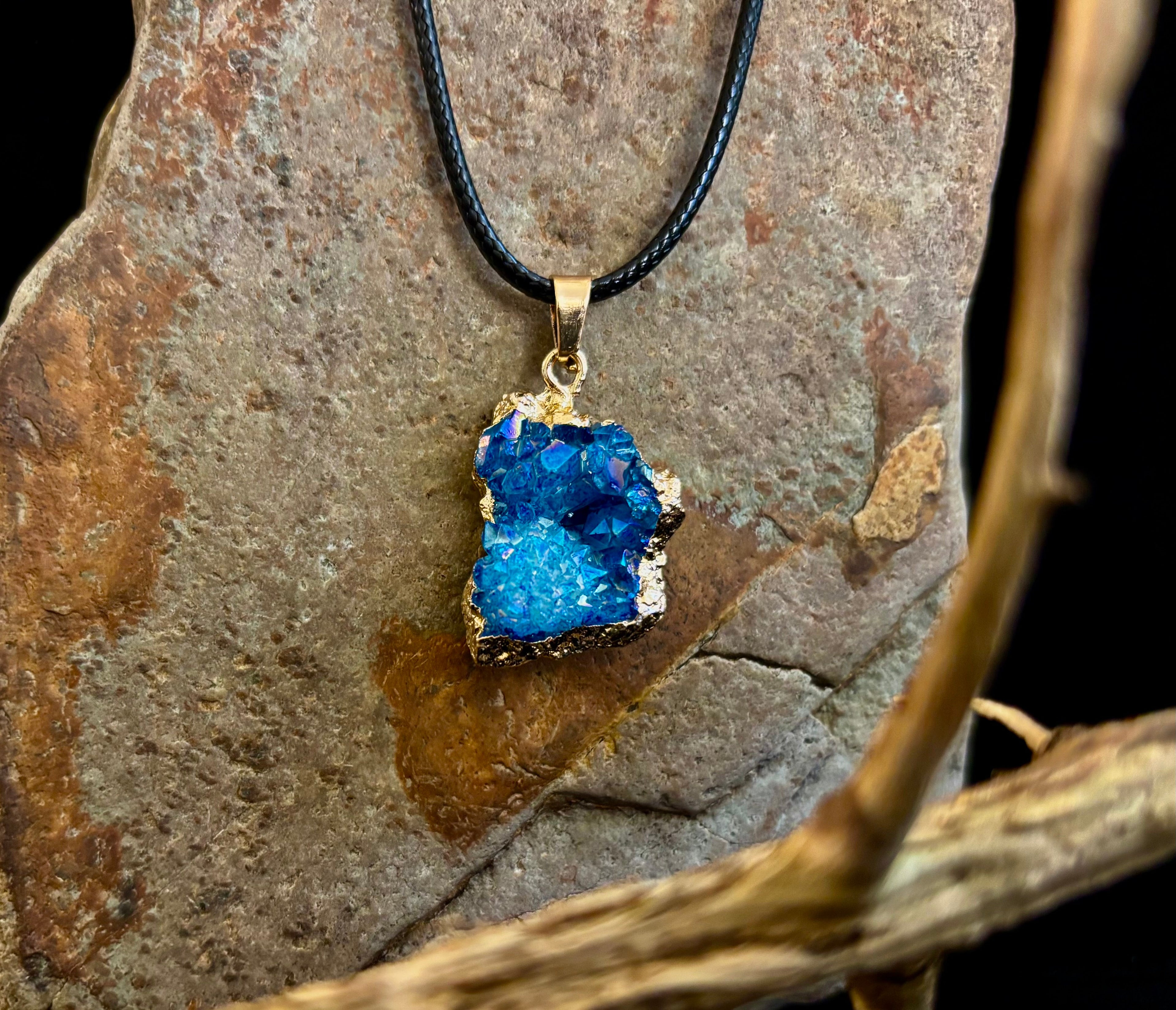 Asymmetrical Natural Crystal Agate Geode Pendant Necklace – Raw Beauty, Vibrant Energy